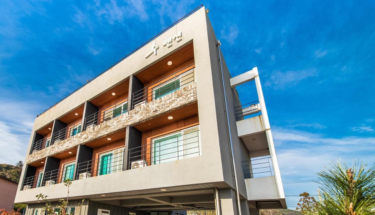 Jeju Soo Pension Сеогвипо Екстериор снимка