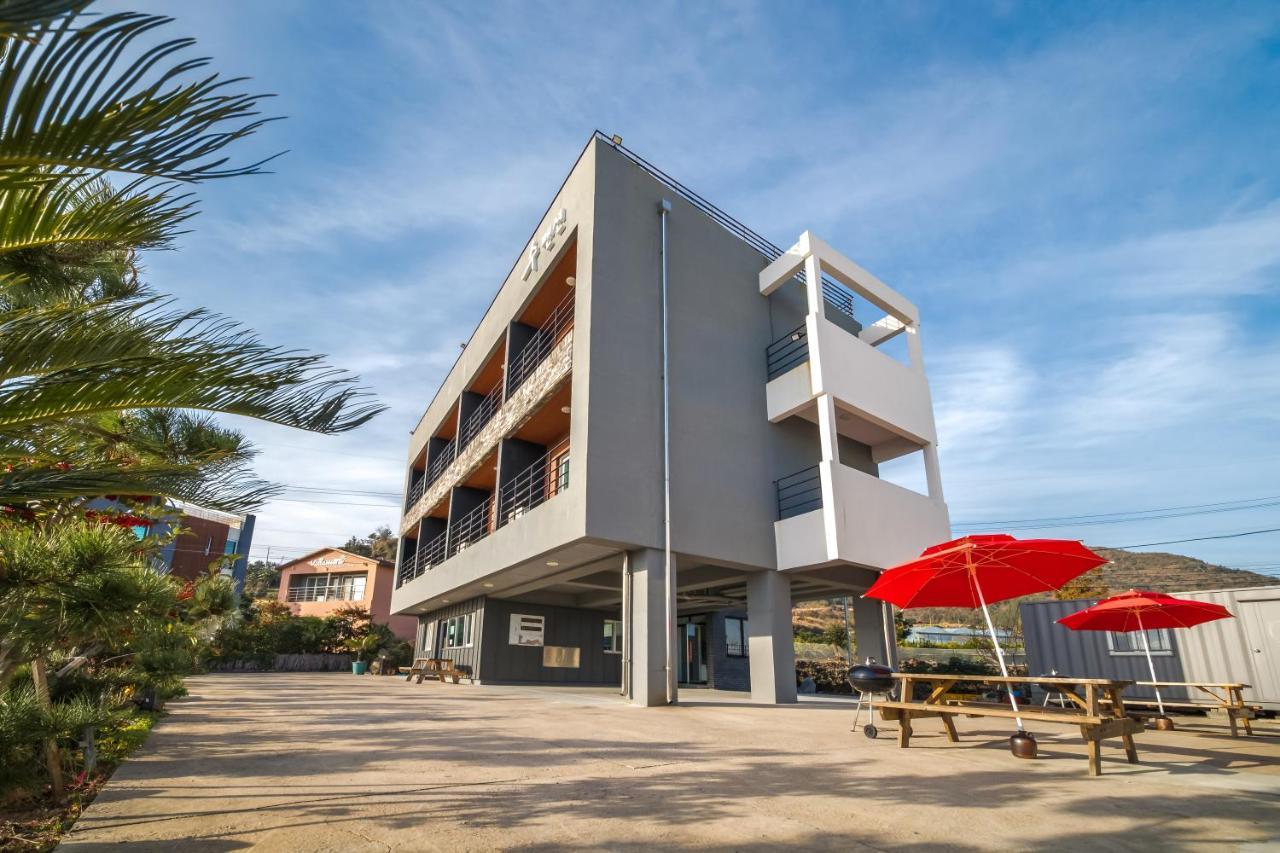Jeju Soo Pension Сеогвипо Екстериор снимка