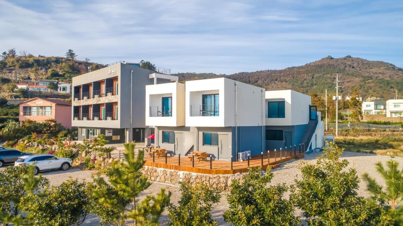 Jeju Soo Pension Сеогвипо Екстериор снимка